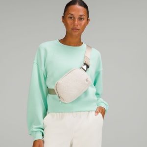 Fleece Lululemon everywhere belt bag ivory trench